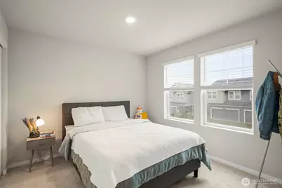 731 NE Cabot Lane, Bremerton, WA 98311 - Photo 3