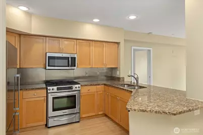 925 110th Avenue NE #PH05, Bellevue, WA 98004 - Photo 7