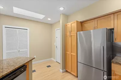 925 110th Avenue NE #PH05, Bellevue, WA 98004 - Photo 9