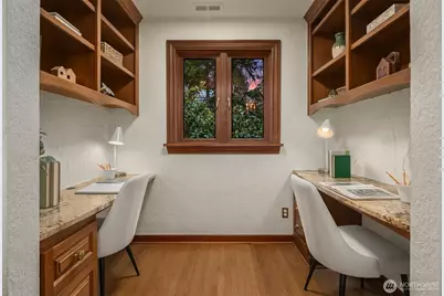 2409 29th Avenue W, Seattle, WA 98199 - Photo 19