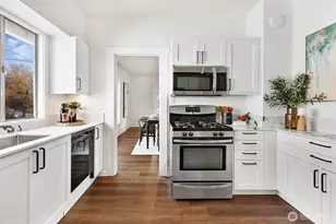 7043 24th Ave NW, Seattle, WA 98117 - Photo 11