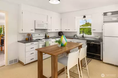 1202 NE 97th Street, Seattle, WA 98115 - Photo 9