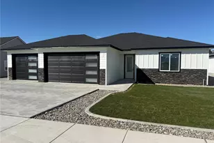 881 NE Conner Ct, East Wenatchee, WA 98802 - Photo 1