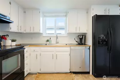 230 Peace Arch Court, Blaine, WA 98230 - Photo 9