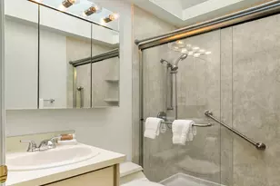 14514 NE 5th St, Bellevue, WA 98007 - Photo 17