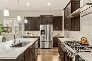 24509 NE 13th Pl, Sammamish, WA 98074 - Photo 13