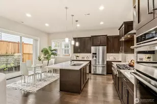 24509 NE 13th Pl, Sammamish, WA 98074 - Photo 9