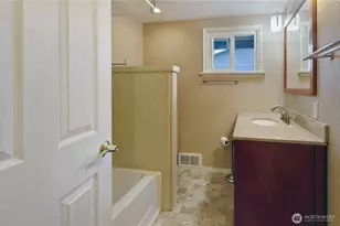 3645 67th Ave W, University Place, WA 98466 - Photo 11