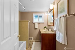 3645 67th Ave W, University Place, WA 98466 - Photo 13