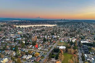 721 N 88th St, Seattle, WA 98103 - Photo 11