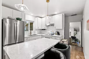 721 N 88th St, Seattle, WA 98103 - Photo 5