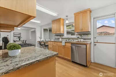 13508 Wigen Road, Lynnwood, WA 98087 - Photo 7