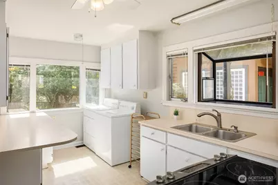 321 6th Avenue S, Kirkland, WA 98033 - Photo 5