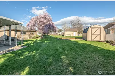 318 NE Lambert Avenue, College Place, WA 99324 - Photo 3