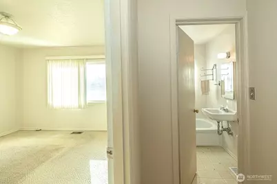 318 NE Lambert Avenue, College Place, WA 99324 - Photo 11