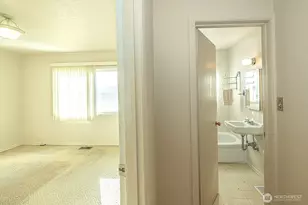 318 NE Lambert Ave, College Place, WA 99324 - Photo 11