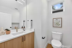 11013 Goodwin Way NE, Seattle, WA 98125 - Photo 15