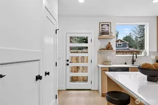 11013 Goodwin Way NE, Seattle, WA 98125 - Photo 17