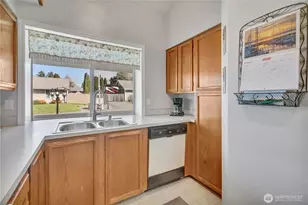 126 117th St E, Tacoma, WA 98445 - Photo 11