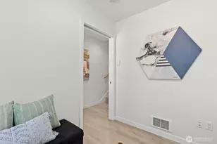 716 11th Ave E, Seattle, WA 98102 - Photo 21