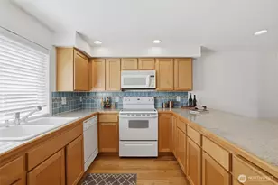 2813 NW 56th St, Seattle, WA 98107 - Photo 9