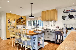 406 Galer St, Seattle, WA 98109 - Photo 9