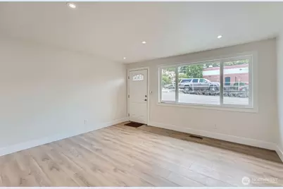 1409 Union Avenue NE, Renton, WA 98059 - Photo 5