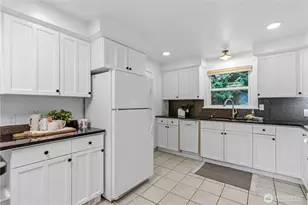 13054 30th Ave NE, Seattle, WA 98125 - Photo 9