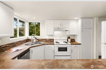 15175 Sunwood Boulevard #DD32, Tukwila, WA 98188 - Photo 11