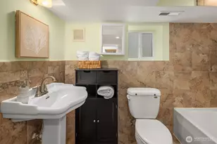 1341 N 78th St, Seattle, WA 98103 - Photo 23