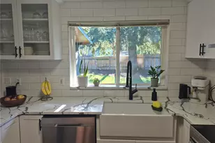 18821 SE 214th St, Renton, WA 98058 - Photo 7