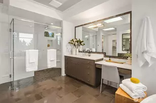 9036 NE 26th St, Clyde Hill, WA 98004 - Photo 19