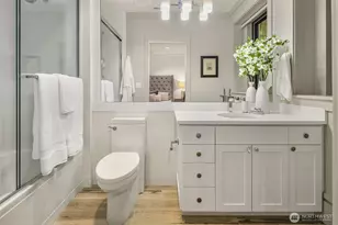 9036 NE 26th St, Clyde Hill, WA 98004 - Photo 29