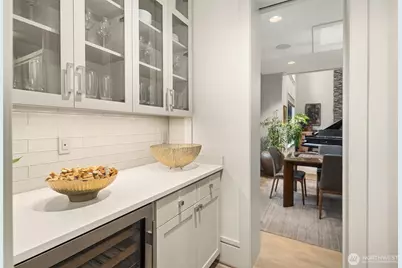 9036 NE 26th Street, Clyde Hill, WA 98004 - Photo 7