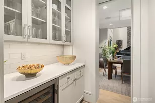 9036 NE 26th St, Clyde Hill, WA 98004 - Photo 7