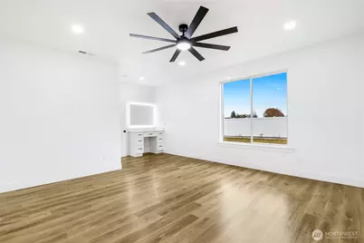 525 N Bluff West Drive, Moses Lake, WA 98837 - Photo 9