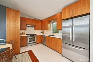 8218 2nd Ave NE, Seattle, WA 98115 - Photo 11