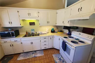 1000 Mt Olympus Ave SE, Ocean Shores, WA 98569 - Photo 9