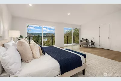 14214 Westwood Place NE, Seattle, WA 98125 - Photo 17