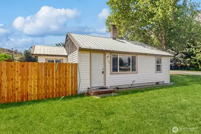 320 S Central Street, Brewster, WA 98812 - Photo 17