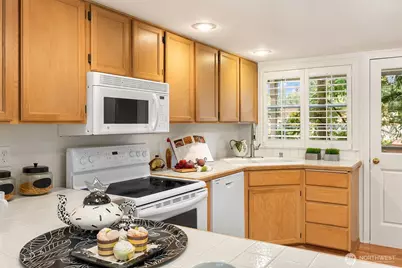 6510 115th Place SE, Bellevue, WA 98006 - Photo 11