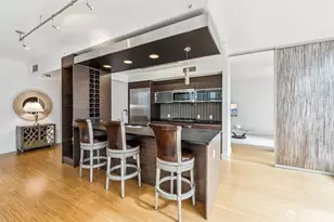 820 Blanchard St, Seattle, WA 98121 - Photo 7