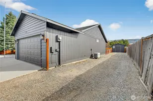 2532 Aviation Dr, East Wenatchee, WA 98802 - Photo 3