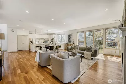 10719 Densmore Avenue N, Seattle, WA 98133 - Photo 3