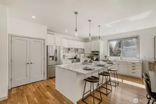 10719 Densmore Ave N, Seattle, WA 98133 - Photo 11