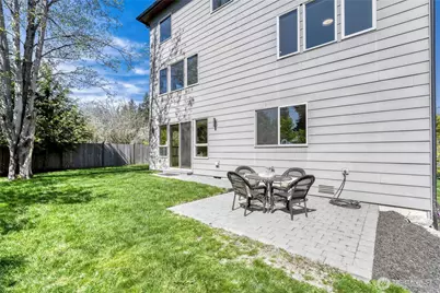 10719 Densmore Avenue N, Seattle, WA 98133 - Photo 35