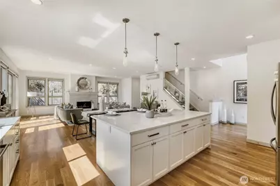 10719 Densmore Avenue N, Seattle, WA 98133 - Photo 9