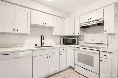 220 SW Clark Street #B304, Issaquah, WA 98027 - Photo 5