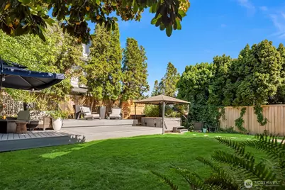 1012 2nd Avenue W, Seattle, WA 98119 - Photo 17