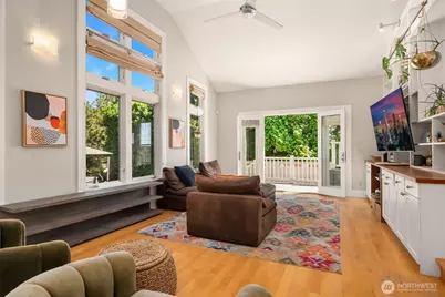 1012 2nd Avenue W, Seattle, WA 98119 - Photo 13